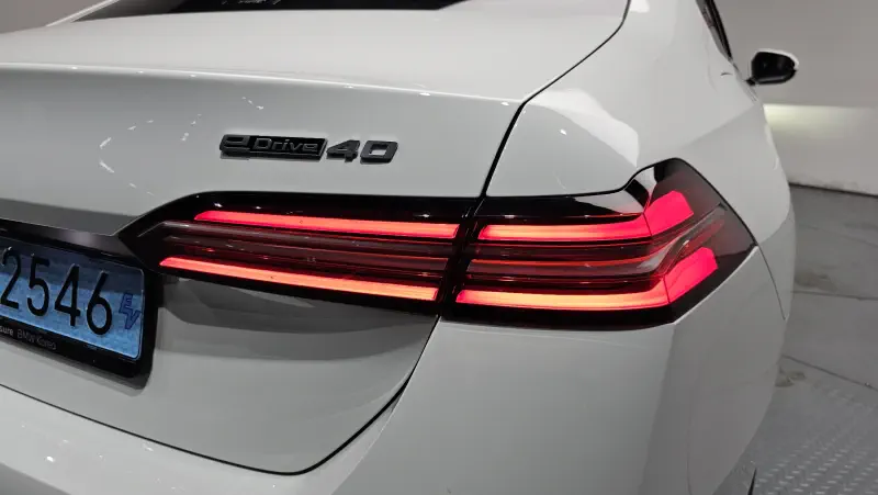 BMW i5