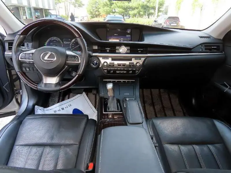 Lexus ES300h