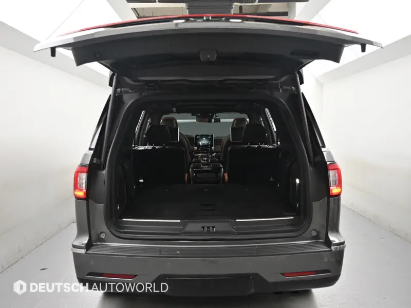 Lincoln Navigator