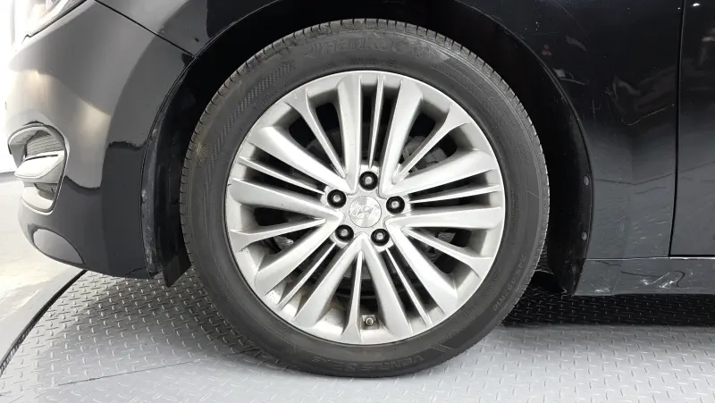Hyundai Aslan