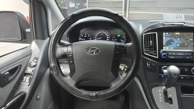 Hyundai Grand Starex