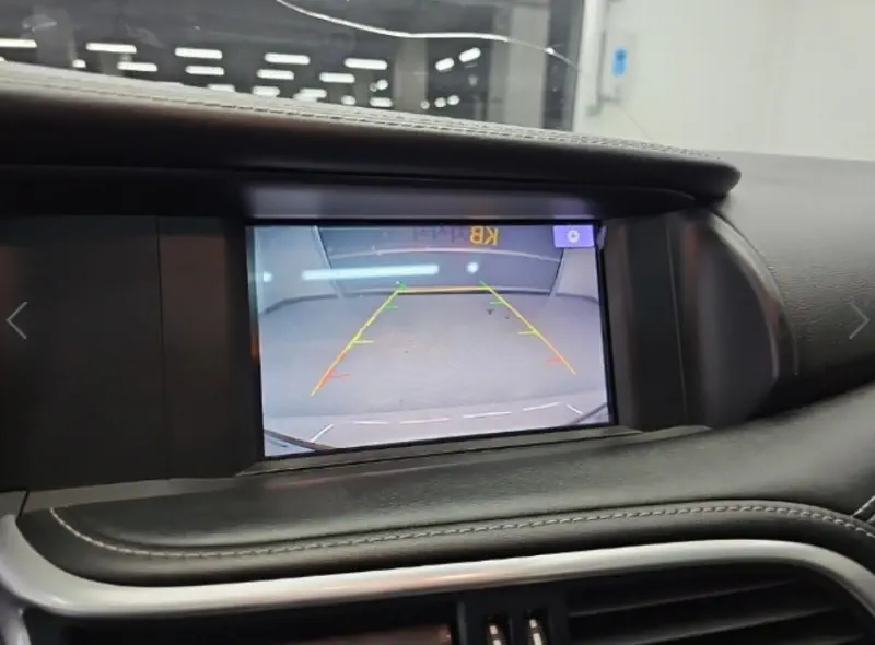 Infiniti Q30