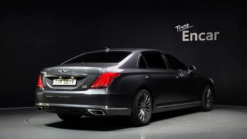 Genesis EQ900