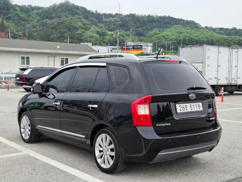Kia Carens
