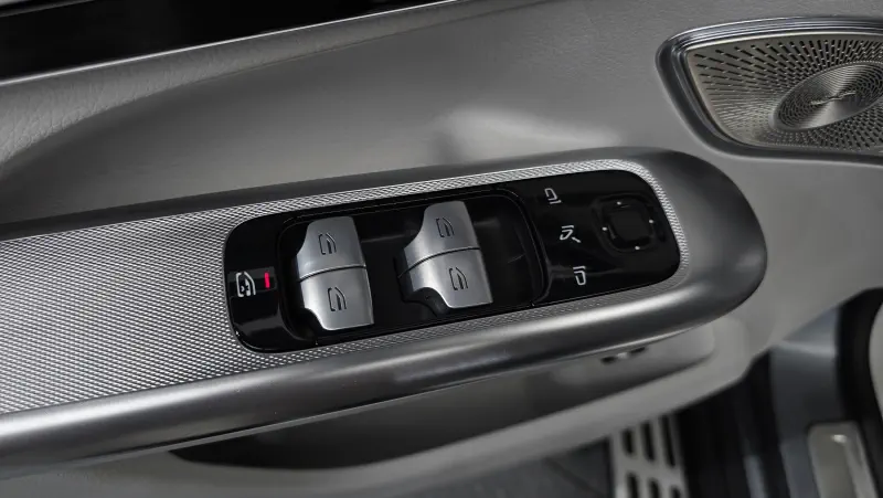 Mercedes-Benz EQE