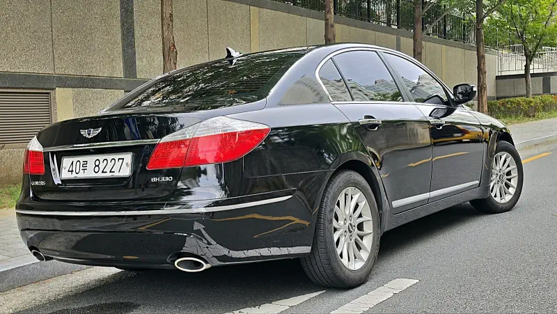 Hyundai Genesis