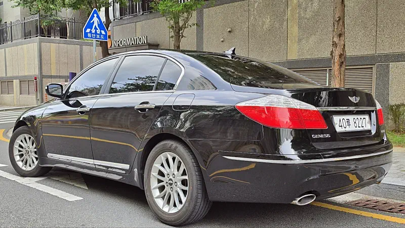Hyundai Genesis