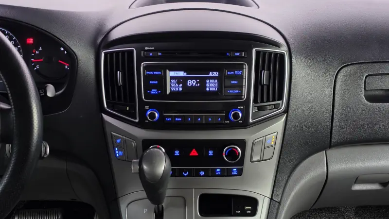 Hyundai Grand Starex