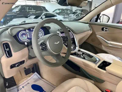 Aston Martin DBX