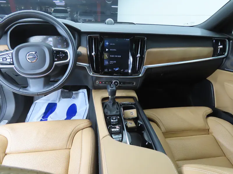 Volvo S90