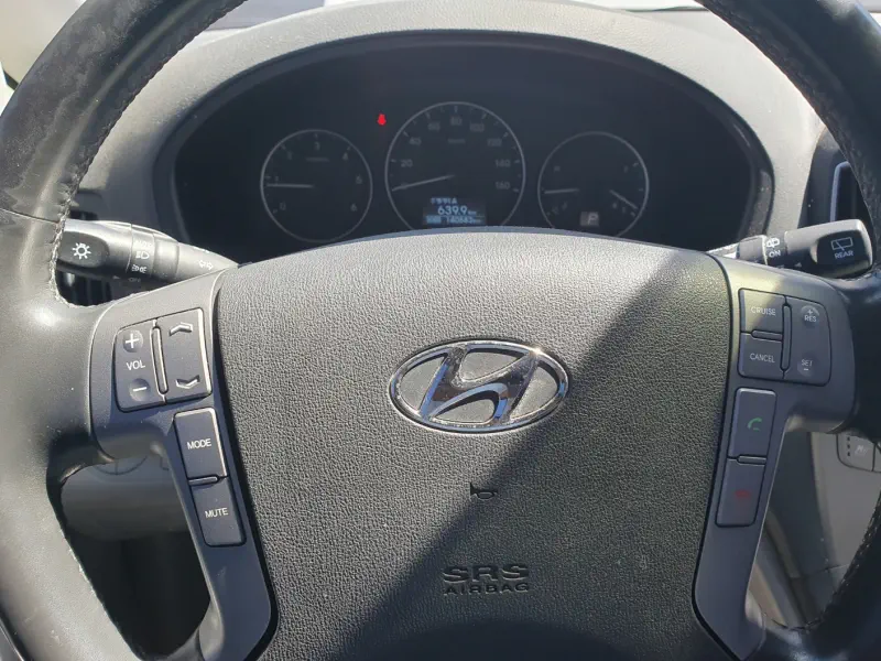 Hyundai Grand Starex