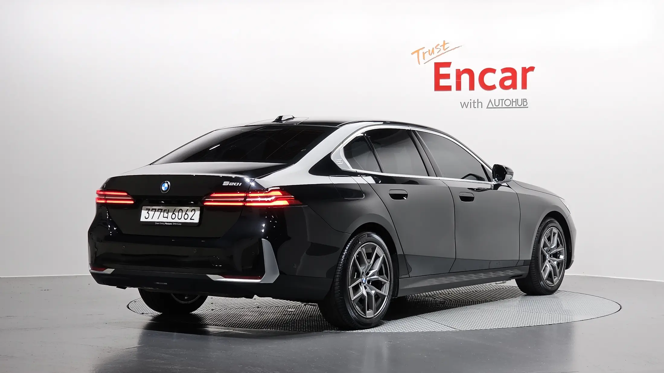 BMW 5-Series 2025