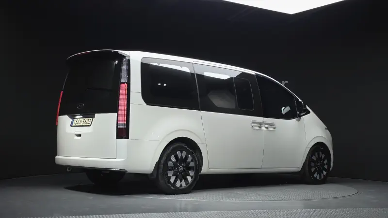 Hyundai Staria