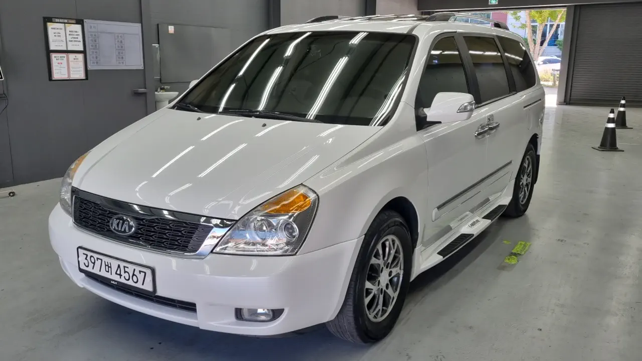 Kia Carnival 2012