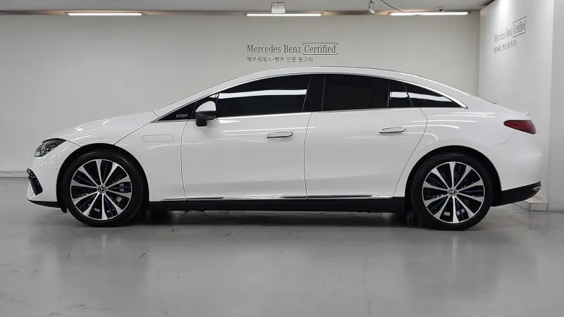 Mercedes-Benz EQE