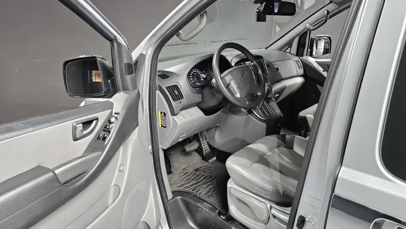 Hyundai Grand Starex
