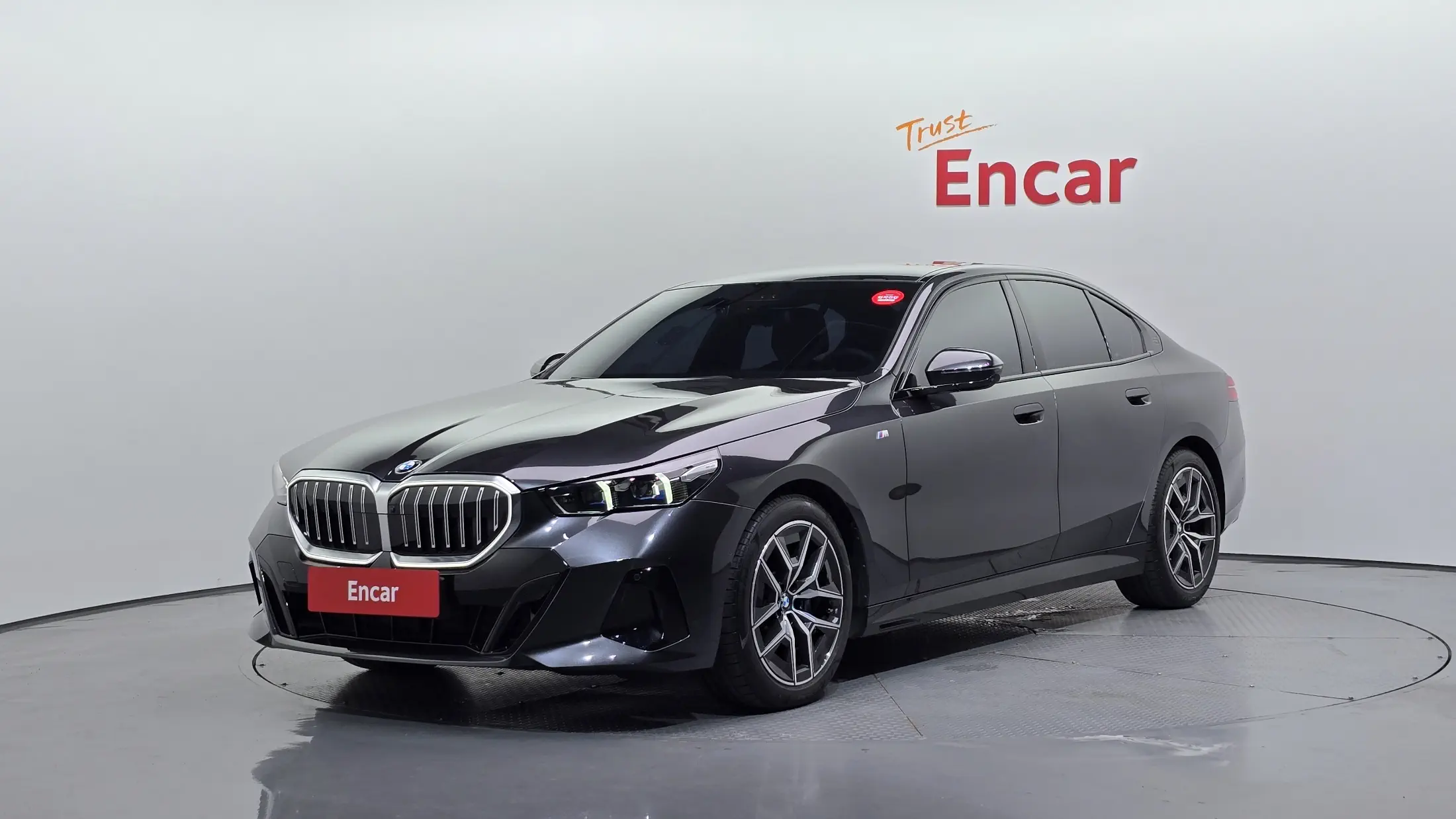 BMW 5-Series 2024