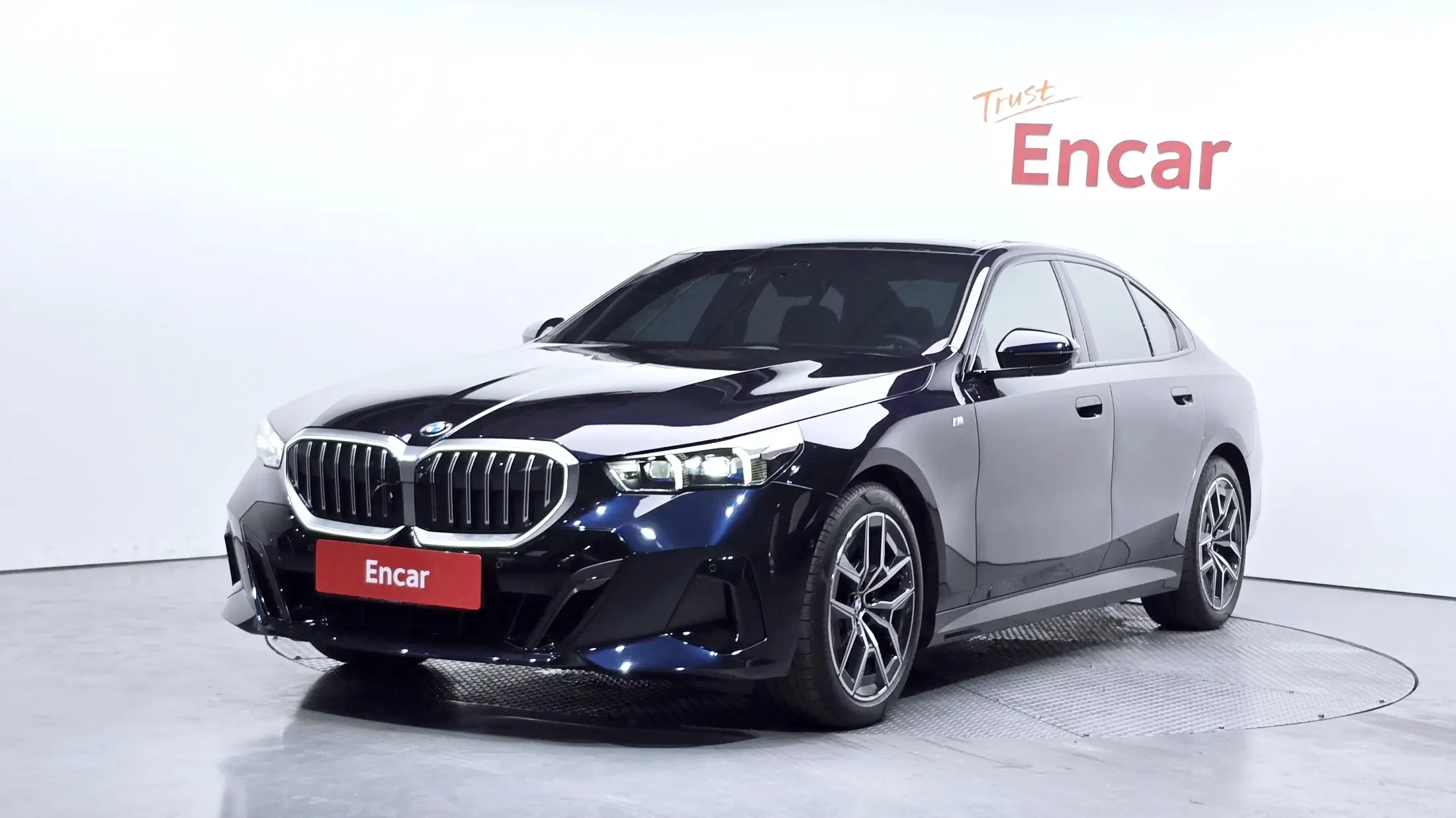 BMW 5-Series 2023