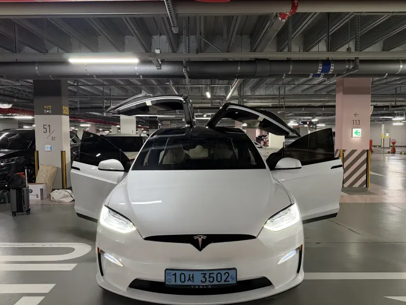 Tesla MODEL X