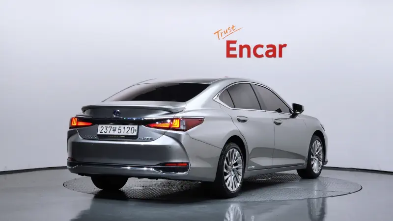 Lexus ES300h