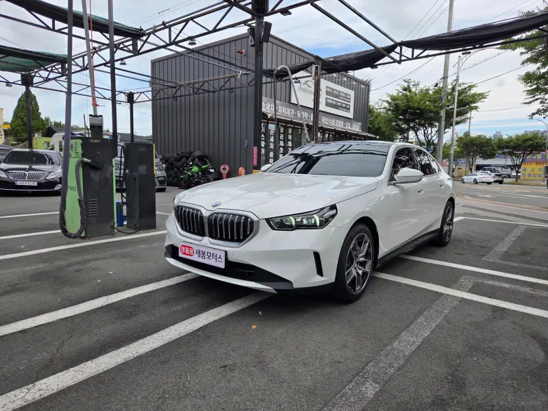 BMW 5-Series