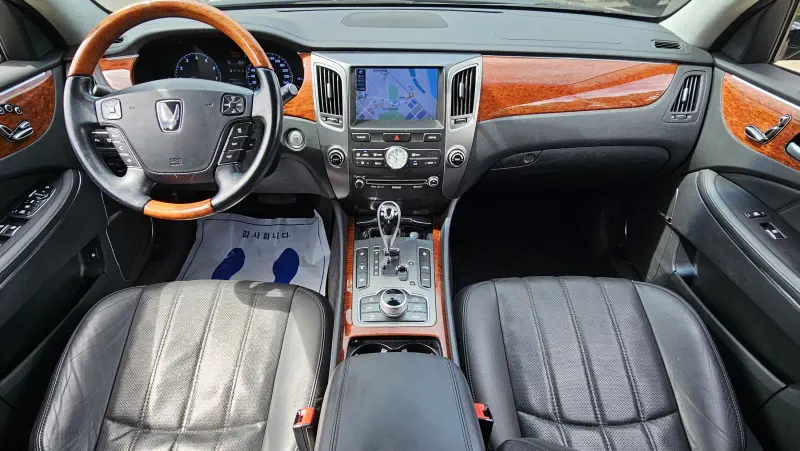 Hyundai Equus