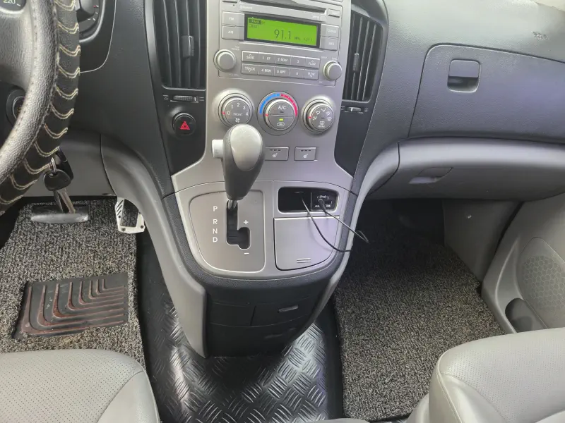 Hyundai Grand Starex
