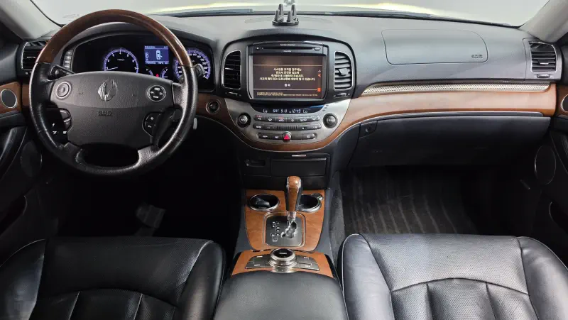 SsangYong Chairman W