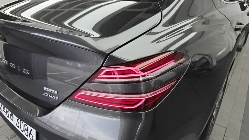 Genesis G70