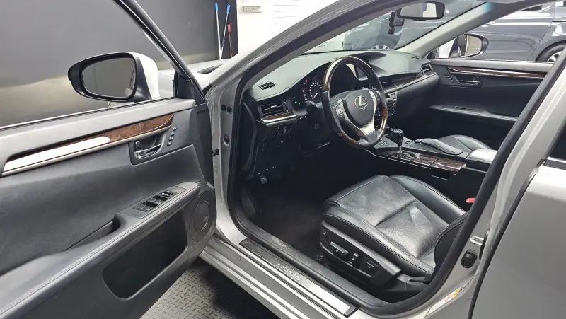 Lexus ES300h