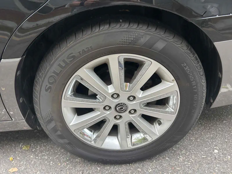 Kia OPIRUS