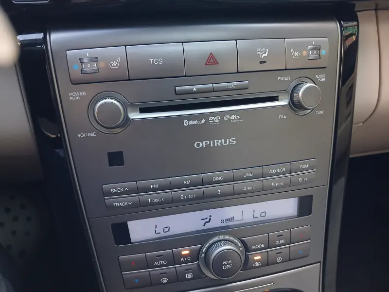 Kia OPIRUS