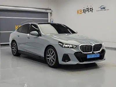 BMW i5