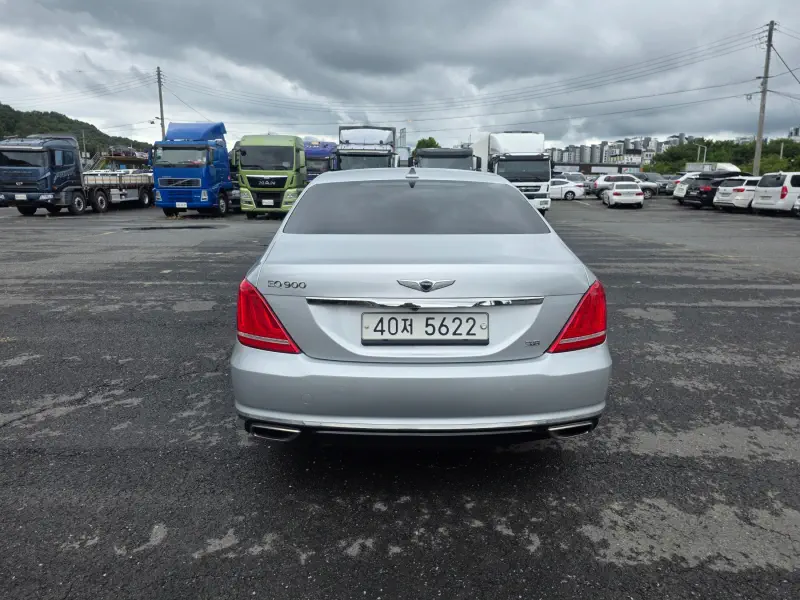 Genesis EQ900