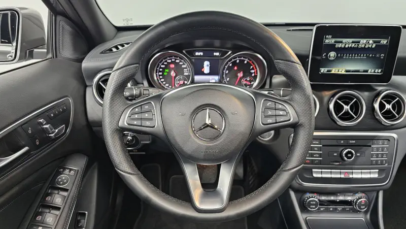 Mercedes-Benz GLA-Class
