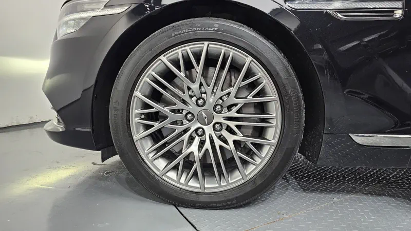 Genesis G90