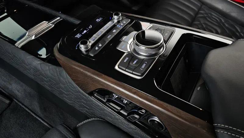 Genesis G90