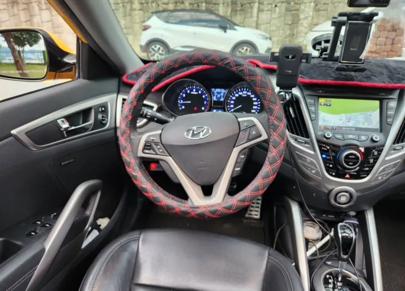 Hyundai Veloster