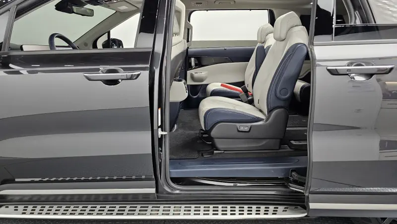 Купить Kia Carnival Gyeongnam из Кореи
