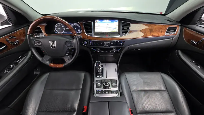 Hyundai Equus