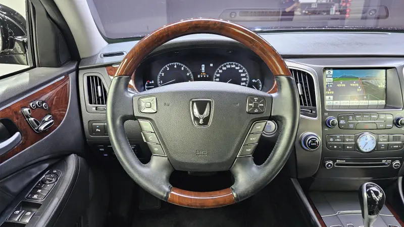 Hyundai Equus