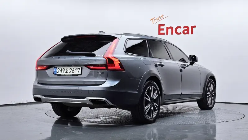 Volvo V90