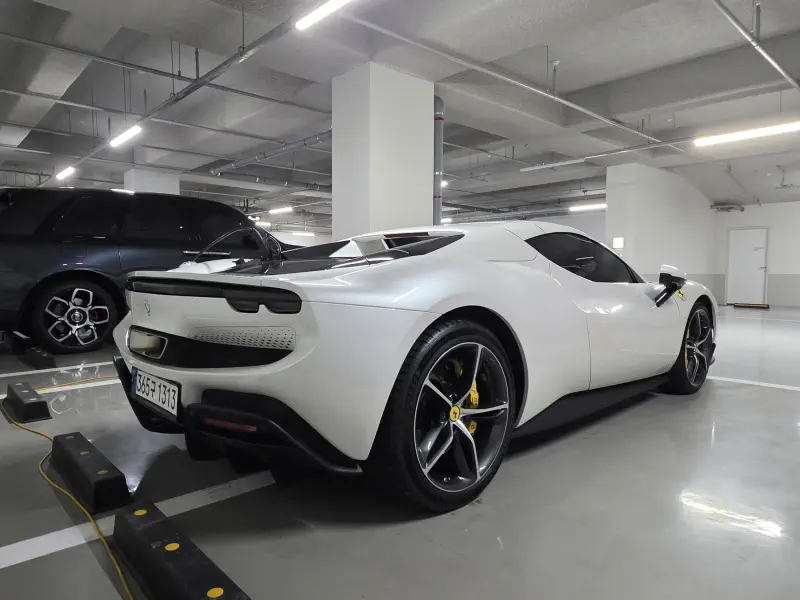 Ferrari 296