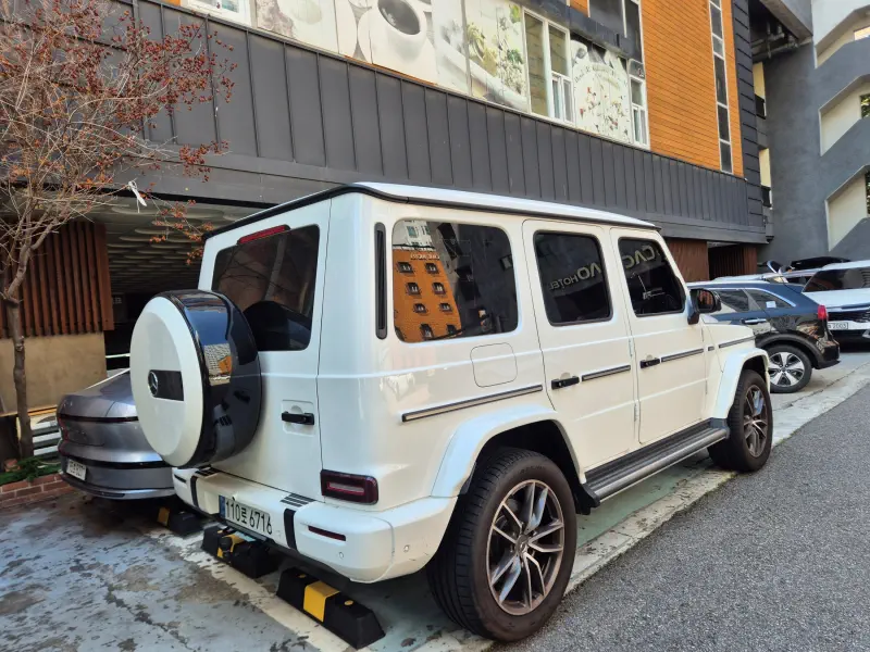 Mercedes-Benz G-Class