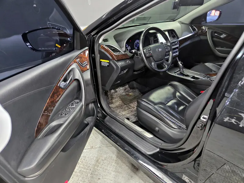 Hyundai Aslan