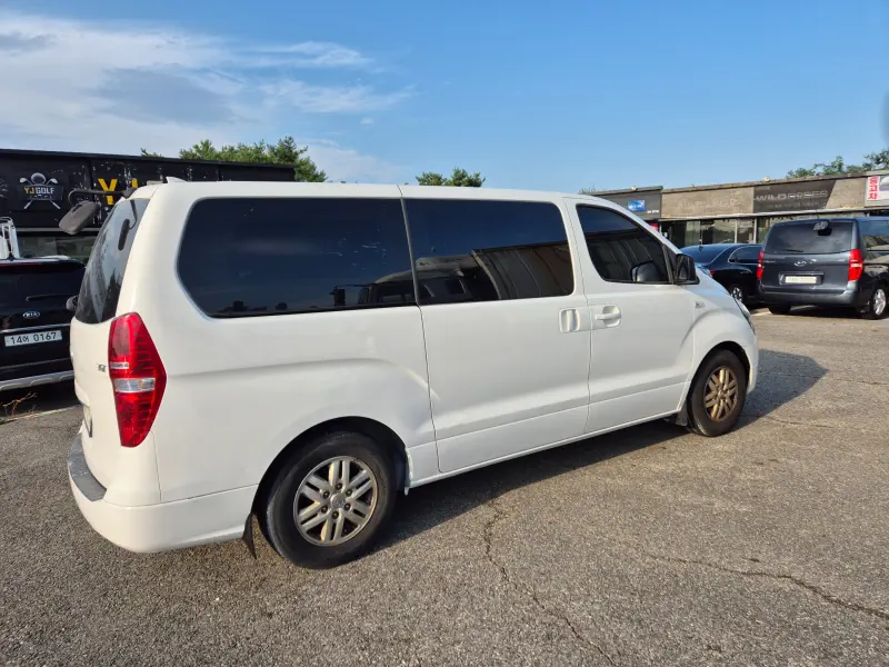 Hyundai Grand Starex