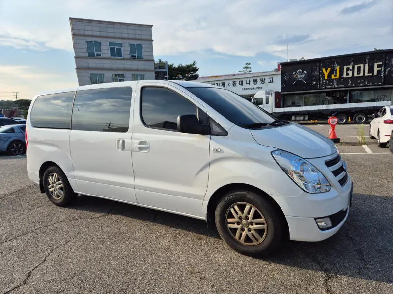 Hyundai Grand Starex