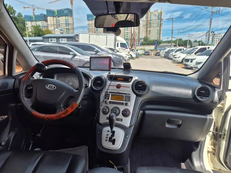 Kia Carens