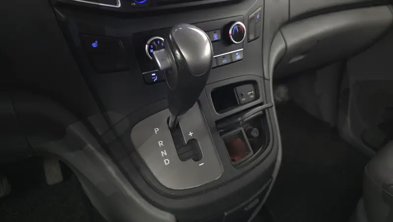 Hyundai Grand Starex