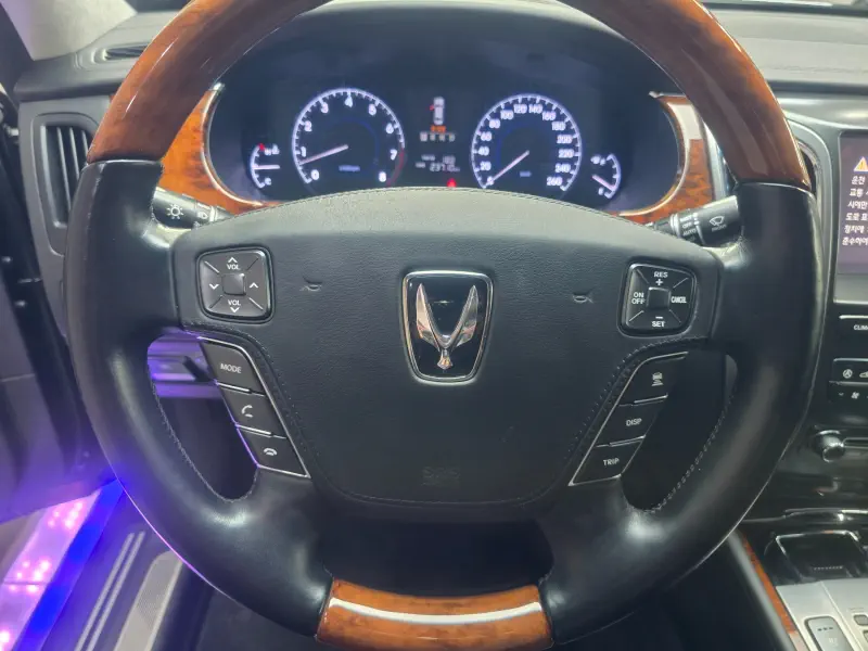 Hyundai Equus